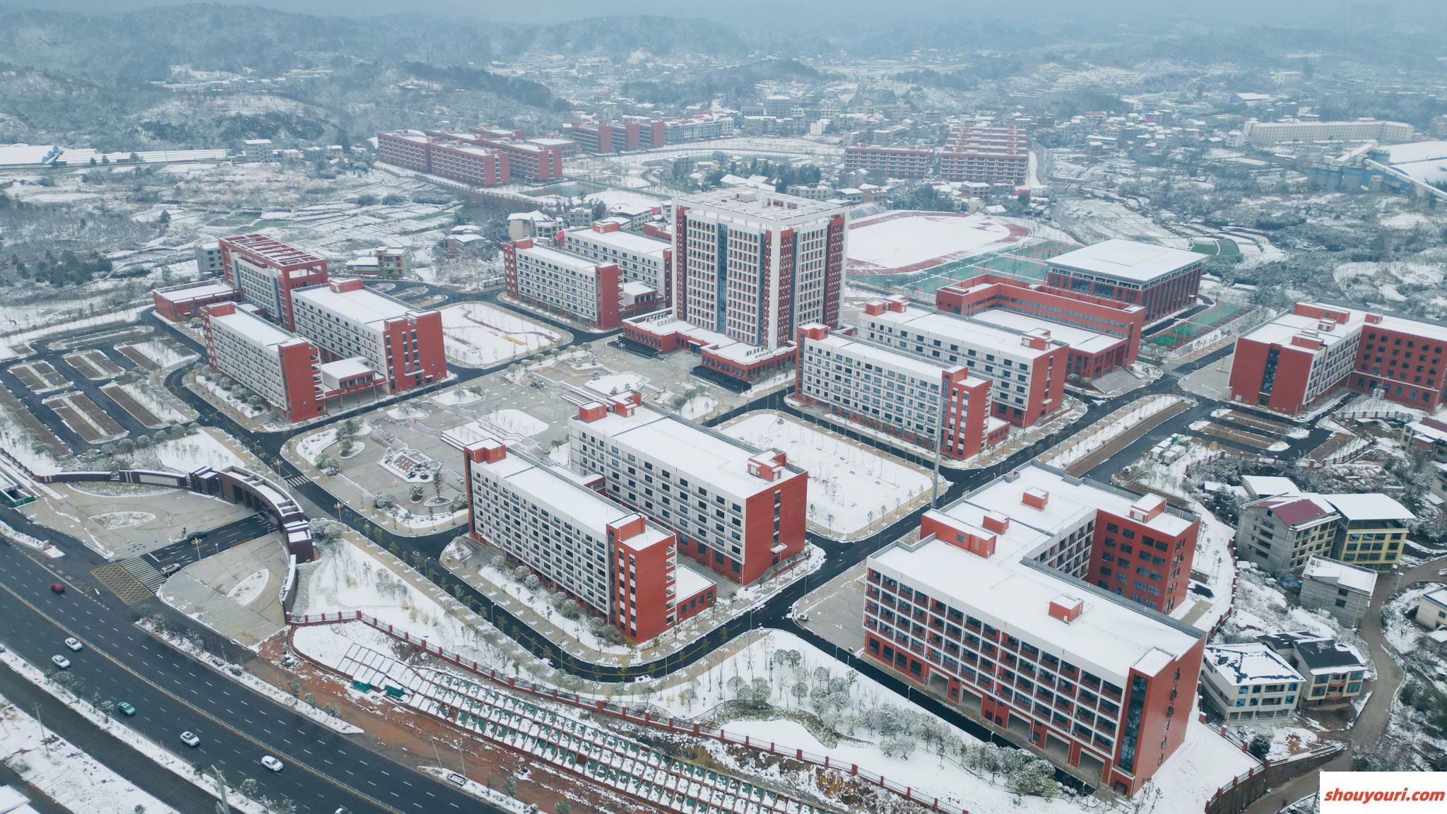 锦州医科大学医疗学院2024年在安徽录取分数线、对应位次（附近几年最低录取分数线及位次排名）